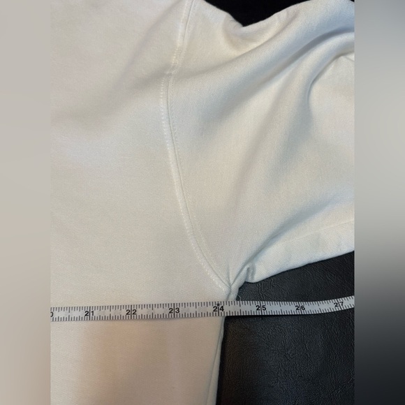 Green Envelope White Crew Neck Sweater Queen of the Court NWT size L SUPER SOFT - Picture 9 of 11